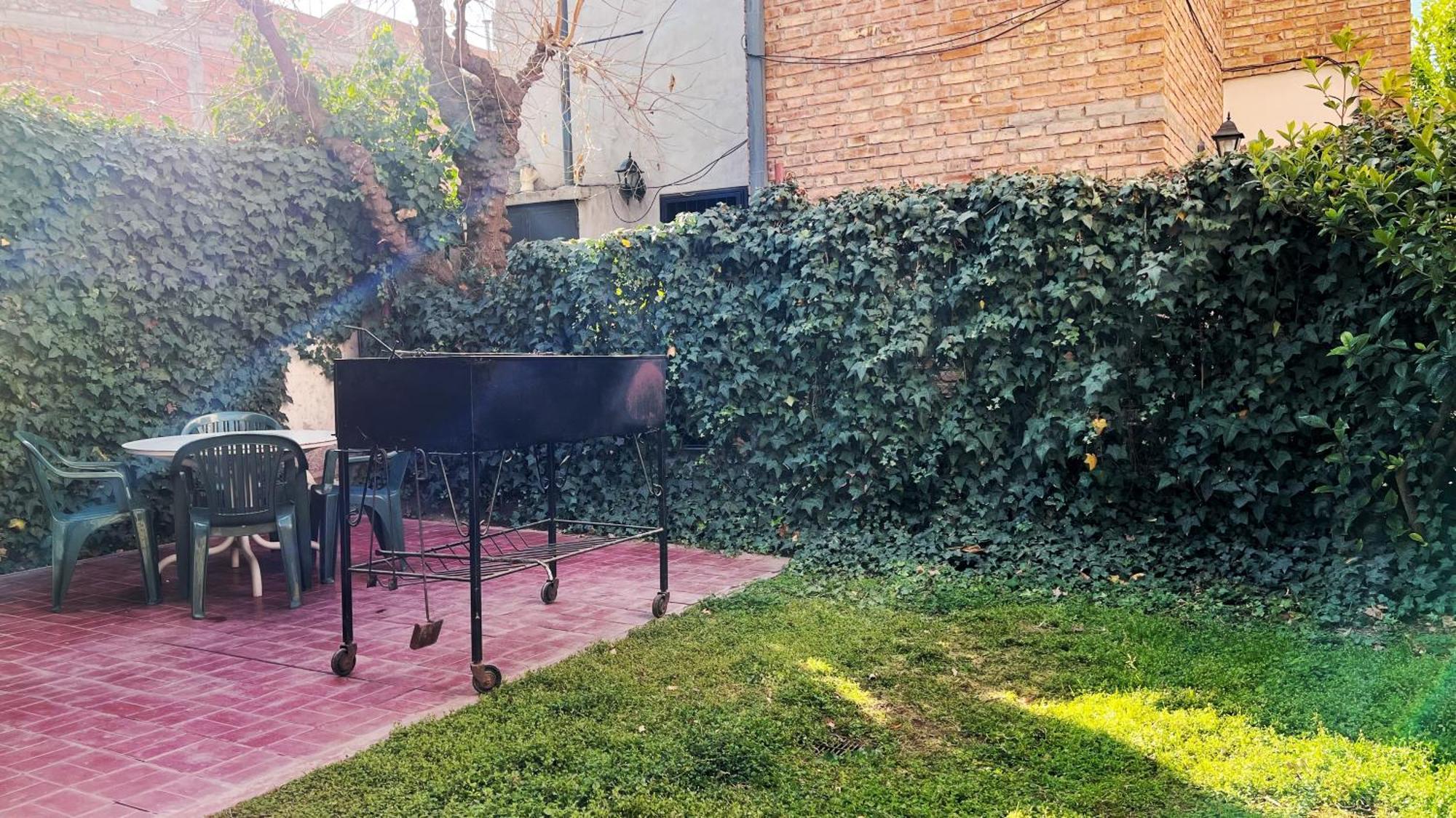 Duplex Mendoza Con Chochera Techada Экстерьер фото
